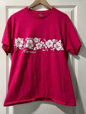 Pink/White Hawaii Adult Crewneck T-Shirt Size Large Hibiscus Flower Design